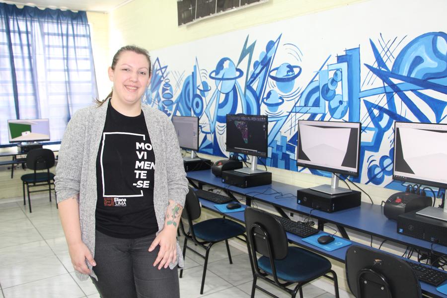 Coordenadora do curso de Design de Móveis, Juliana destacou a importância da aquisição de novos programas e computadores