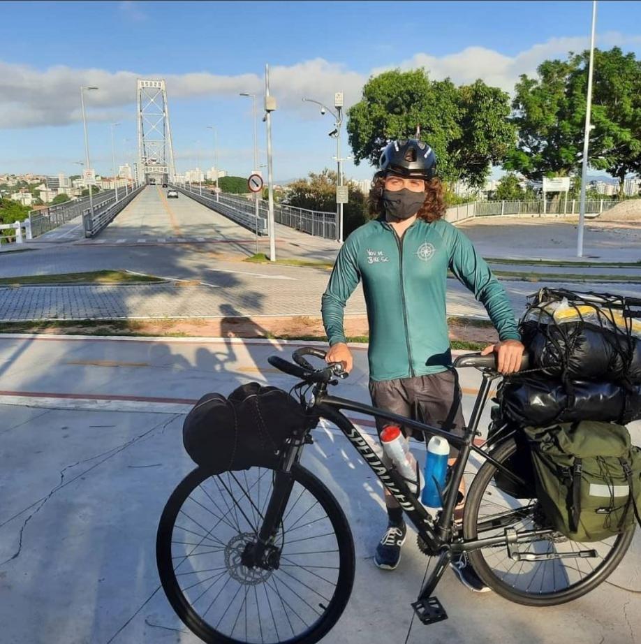 Em abril de 2021, Daniel iniciou a sua primeira viagem de bicicleta