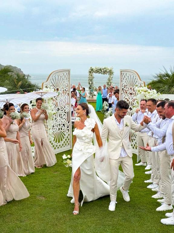 Fábia Silva e Conrado Streb casaram-se no sábado (16), em belíssima cerimônia realizada na Fazenda Verde, na Praia do Rosa