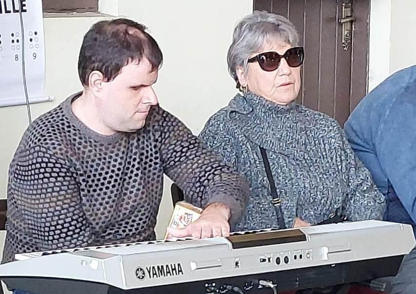 Gabriel Schuck e Maria de Lourdes animaram o público com muita música