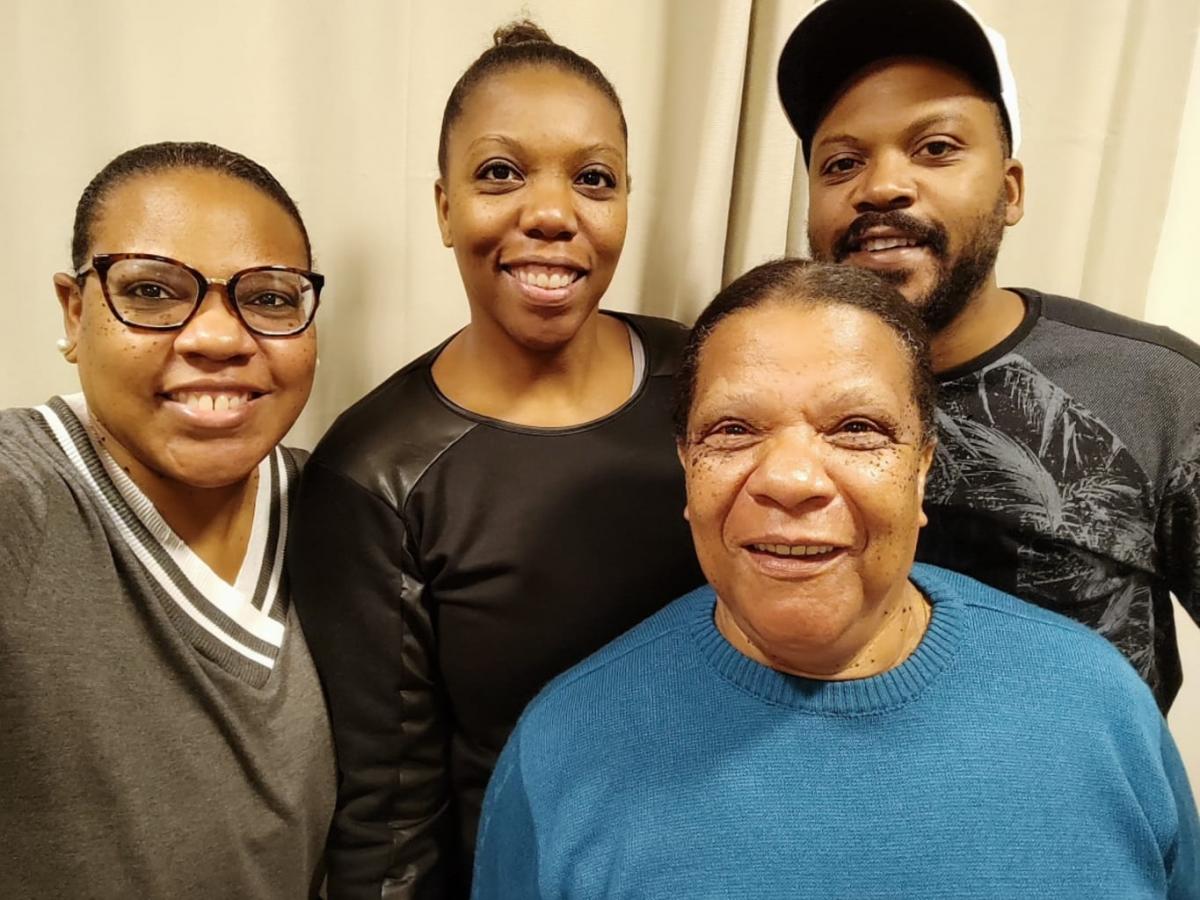 Dona Lila com os filhos Vanusa, Núbia Helena e Paulo Ricardo