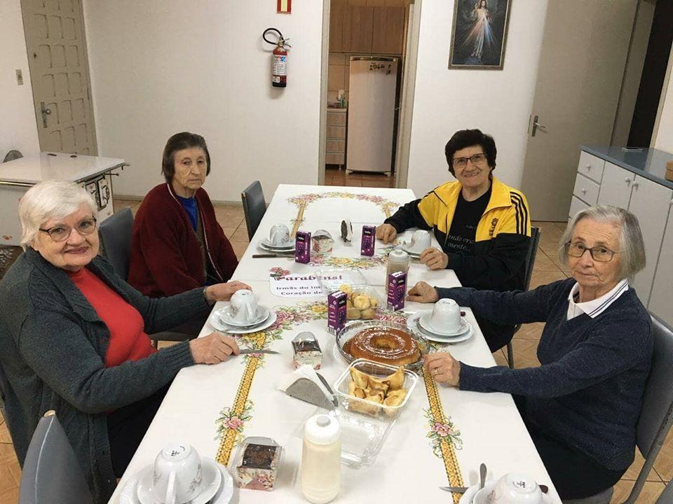 Irmã Leonila, Irmã Lúcia, Irmã Carme e Irmã Rosália Irmã Leonila, Irmã Lúcia, Irmã Carme e Irmã Rosália