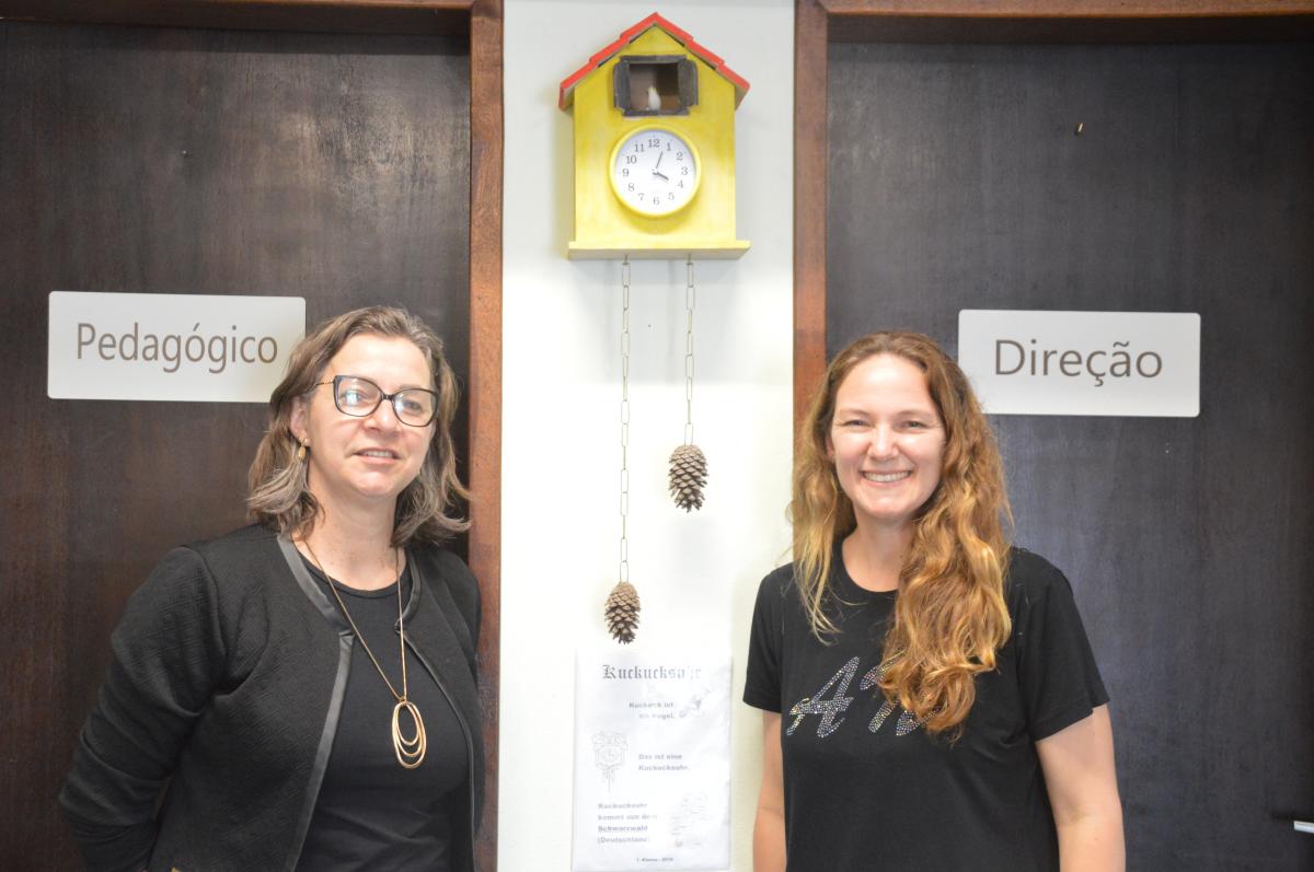 Diretora Janete Sausen da Silva e professora de alemão Ana Cristina Wiest Diretora Janete Sausen da Silva e professora de alemão Ana Cristina Wiest
