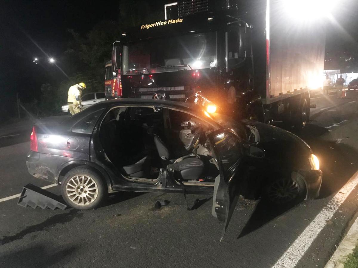 Colisão ocorreu na noite de quinta Colisão ocorreu na noite de quinta