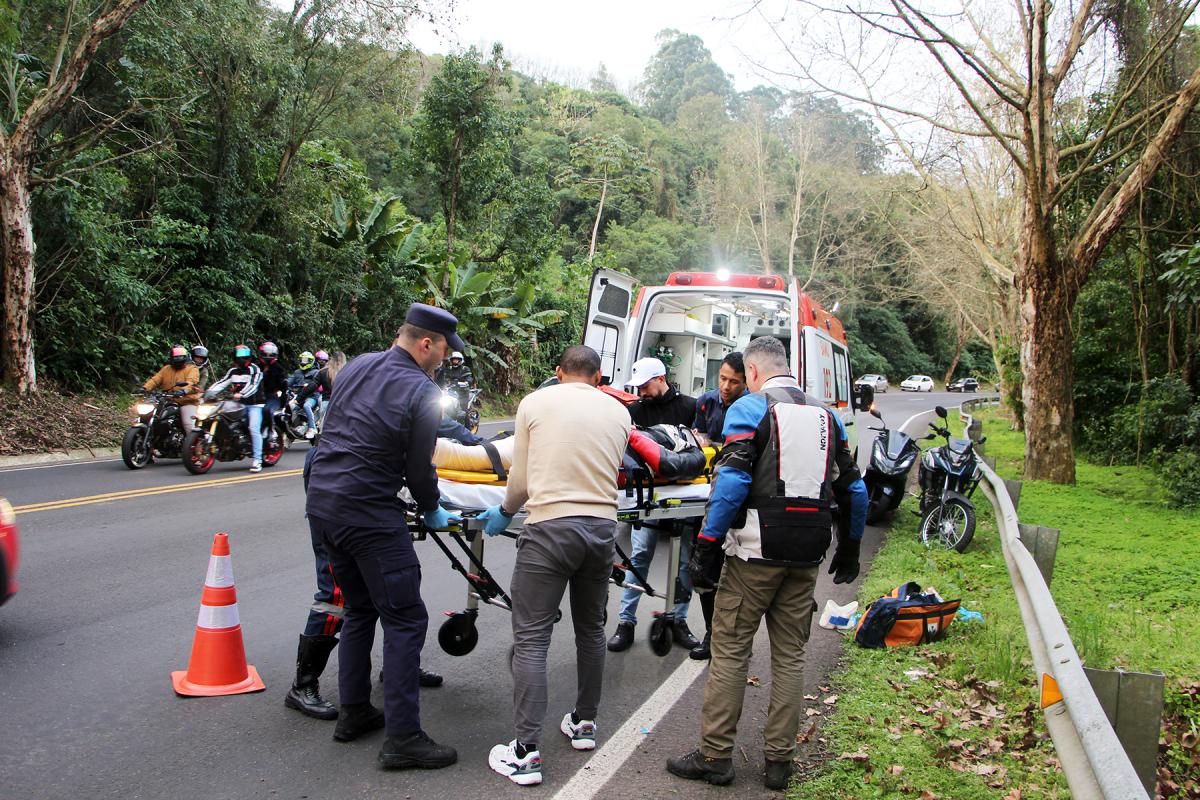 SAMU e Bombeiros socorreram as vítimas