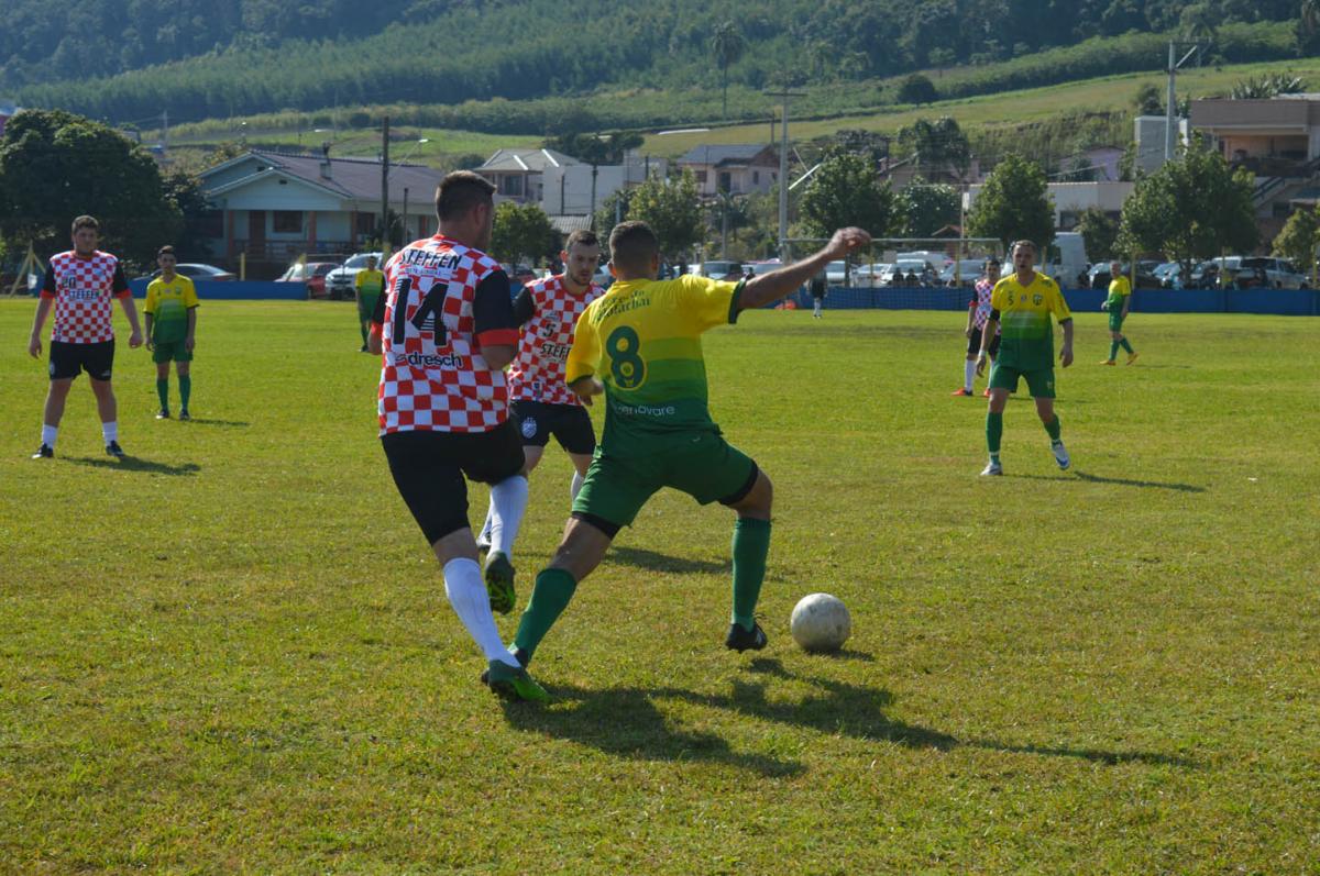 Municipal de Morro Reuter tem duas partidas no sábado