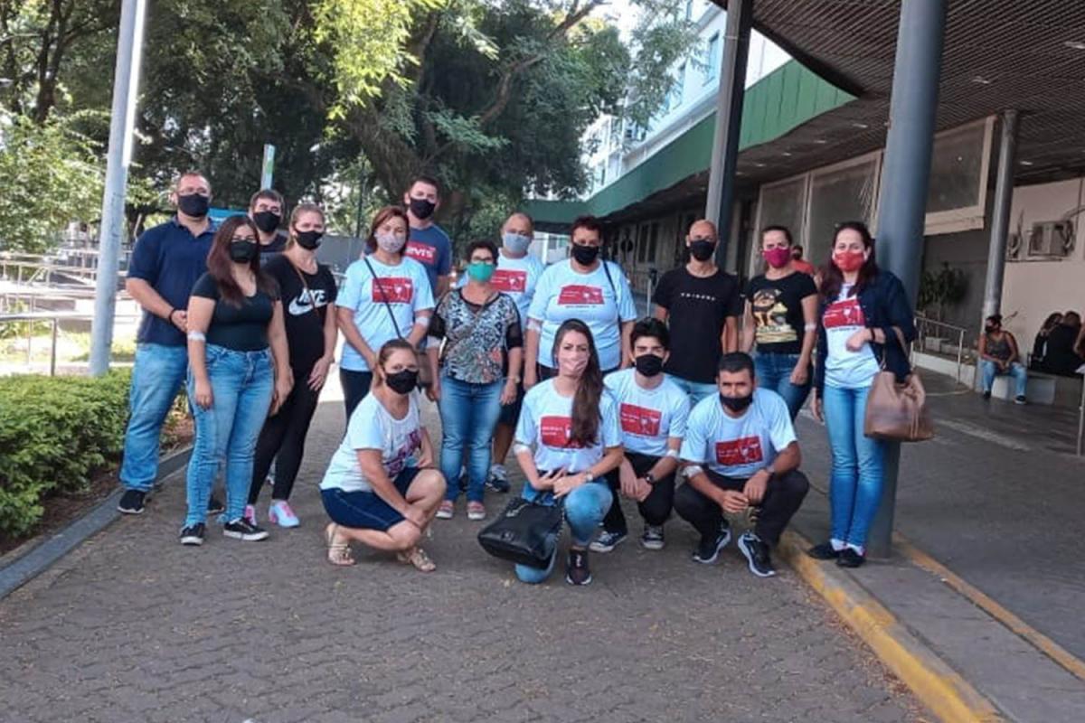 Grupo de Dois Irmãos esteve no Hospital Conceição, no dia 10