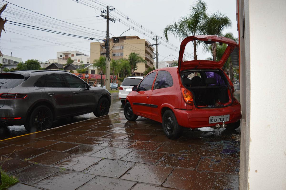 Ocorrência foi na manhã desta segunda