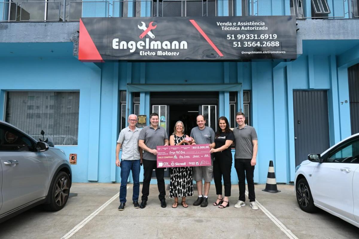 Prêmio principal, de R$ 15 mil, foi para Ana Denise Scheffel, que comprou na empresa Engelmann Eletro Motores (Fotos: Divulgação)
