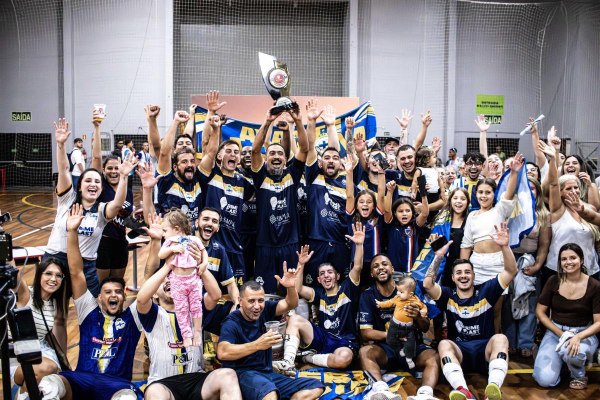 La Corona foi campeão nos pênaltis no Livre (Foto: @napalmfoto)