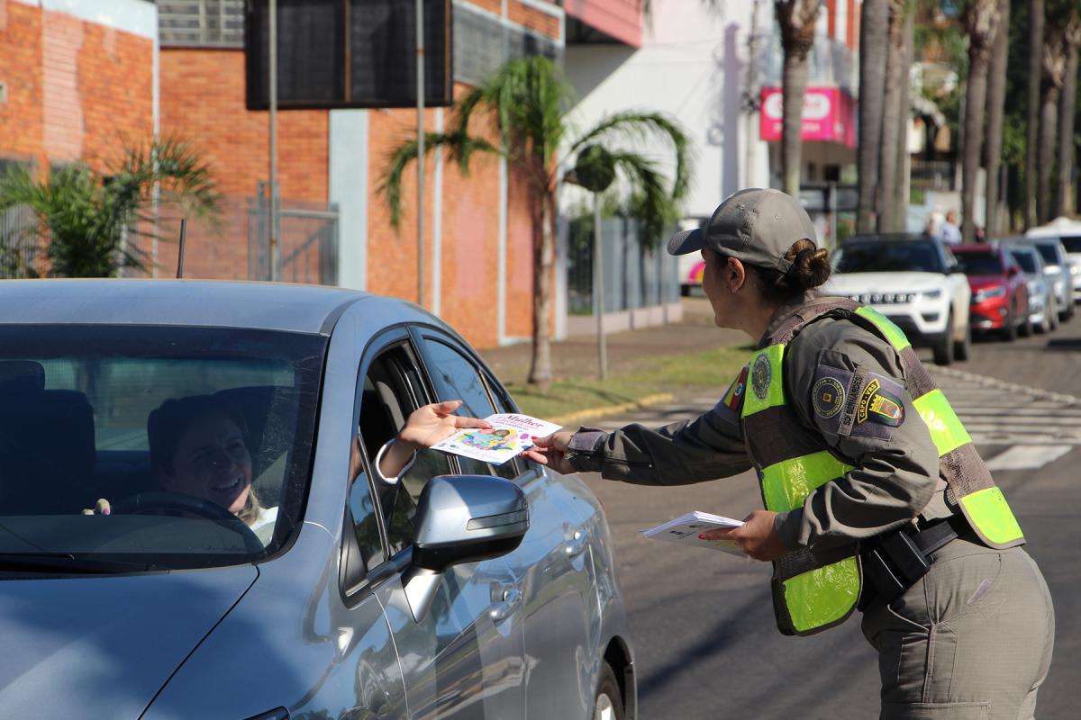 Polícia Civil e BM também atuaram na ação Polícia Civil e BM também atuaram na ação