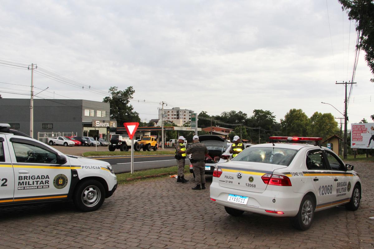 Abordagem aconteceu em rua lateral da BR-116