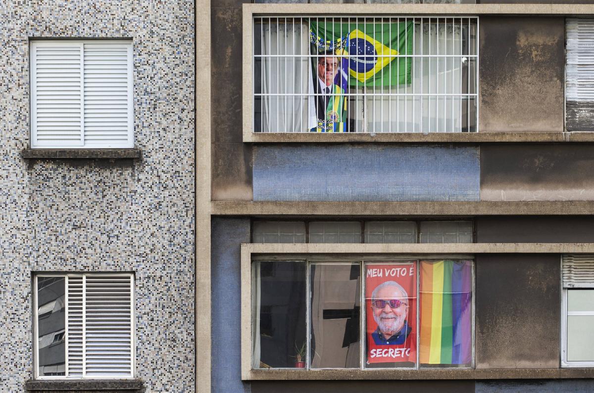 Democracia se espalha Brasil afora e o convívio respeitoso e civilizado da diversidade de pensamento cresce e engrandece o país