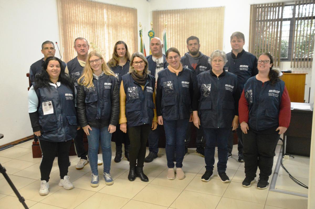 Parte do grupo de recenseadores que estará nas ruas a partir de segunda-feira