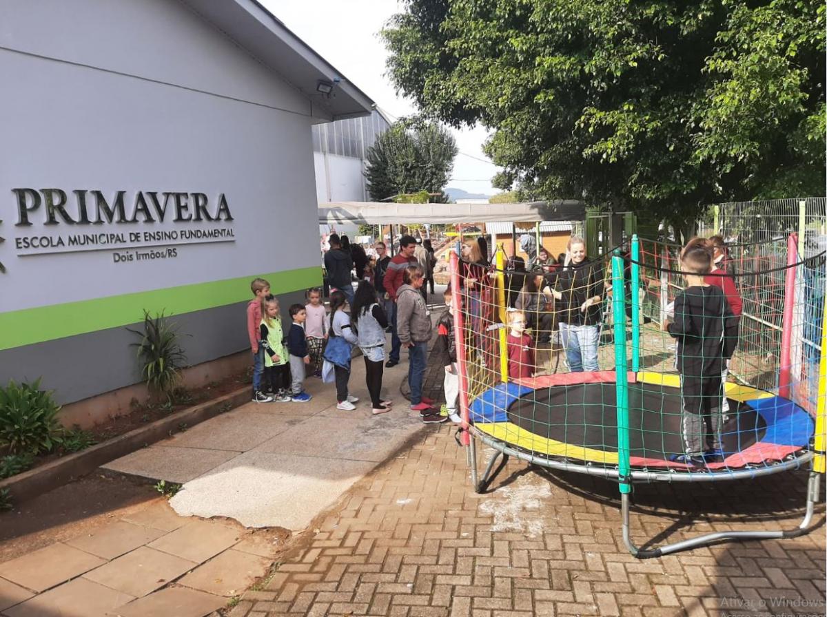Sábado Legal foi um momento de integração e de arrecadação do CPM para aprimorar a pracinha da escola Primavera Sábado Legal foi um momento de integração e de arrecadação do CPM para aprimorar a pracinha da escola Primavera