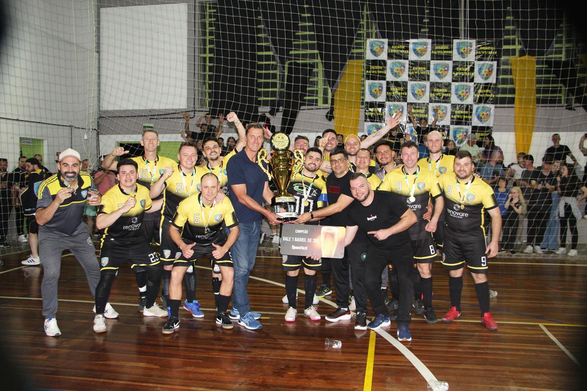 Esponjinhas é o grande campeão da 2ª Divisão Esponjinhas é o grande campeão da 2ª Divisão