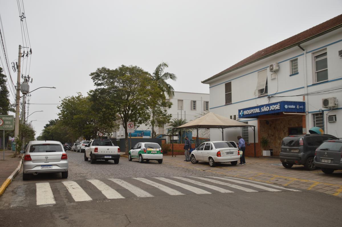 Um dos locais afetados pelo desabastecimento foi a Av. São Miguel Um dos locais afetados pelo desabastecimento foi a Av. São Miguel