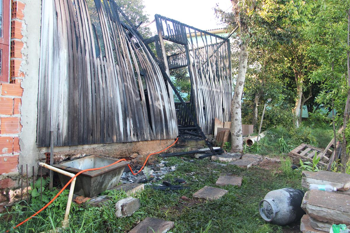 Moradia ficou destruída