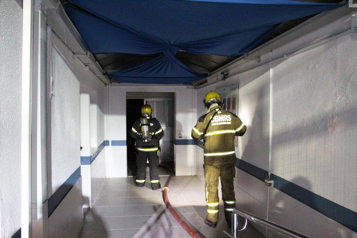 Bombeiros contiveram as chamas