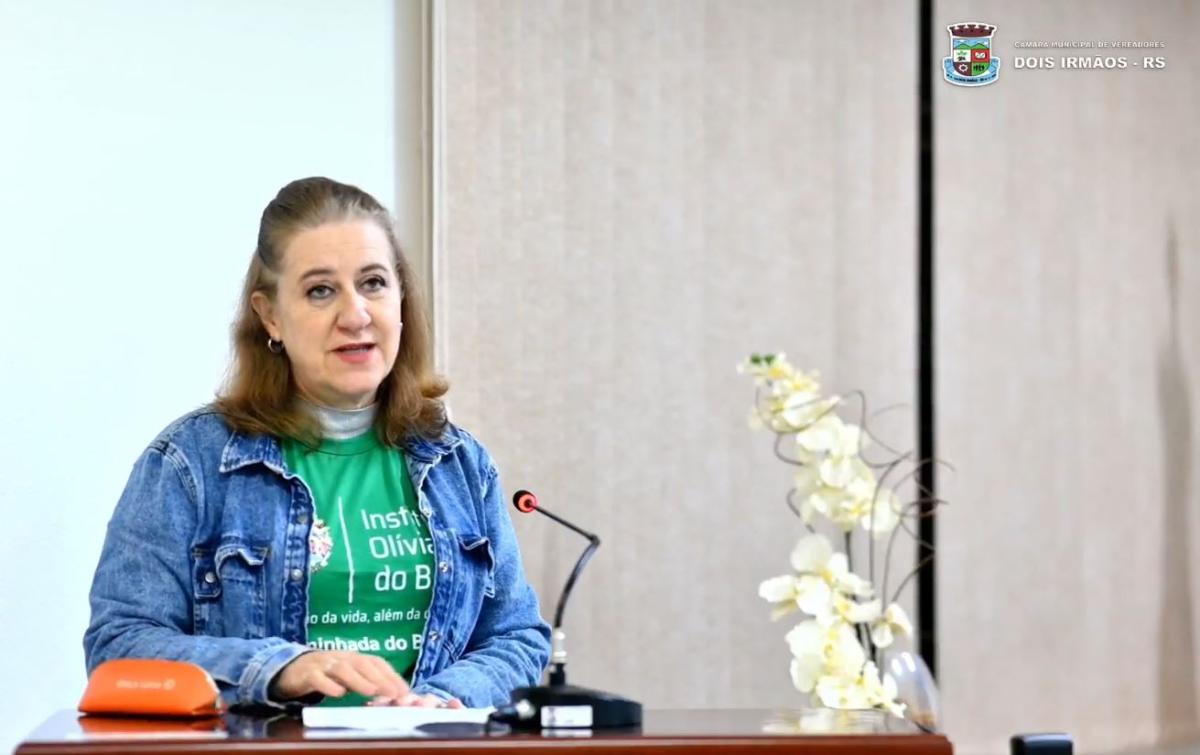 Luciana Lemos esteve na Câmara nesta segunda