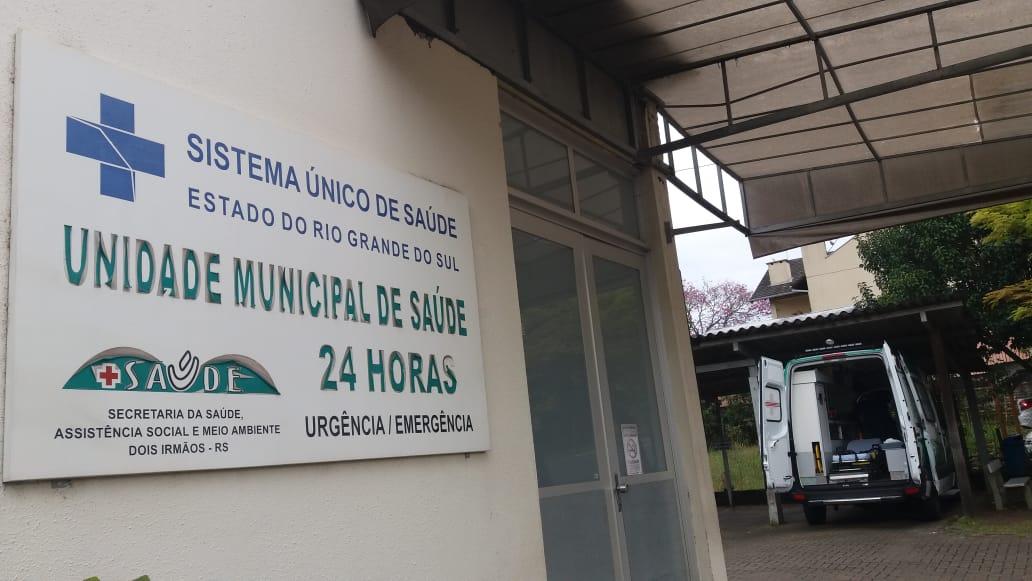Jovem foi presa pela Brigada Militar no Posto 24H Jovem foi presa pela Brigada Militar no Posto 24H