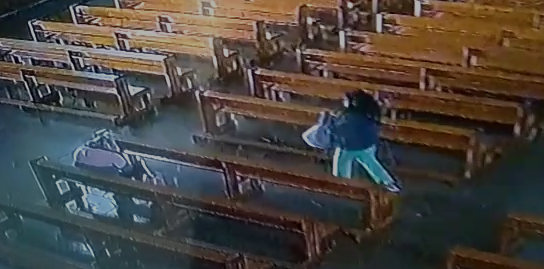 Polícia divulgou imagens de câmeras de segurança Polícia divulgou imagens de câmeras de segurança