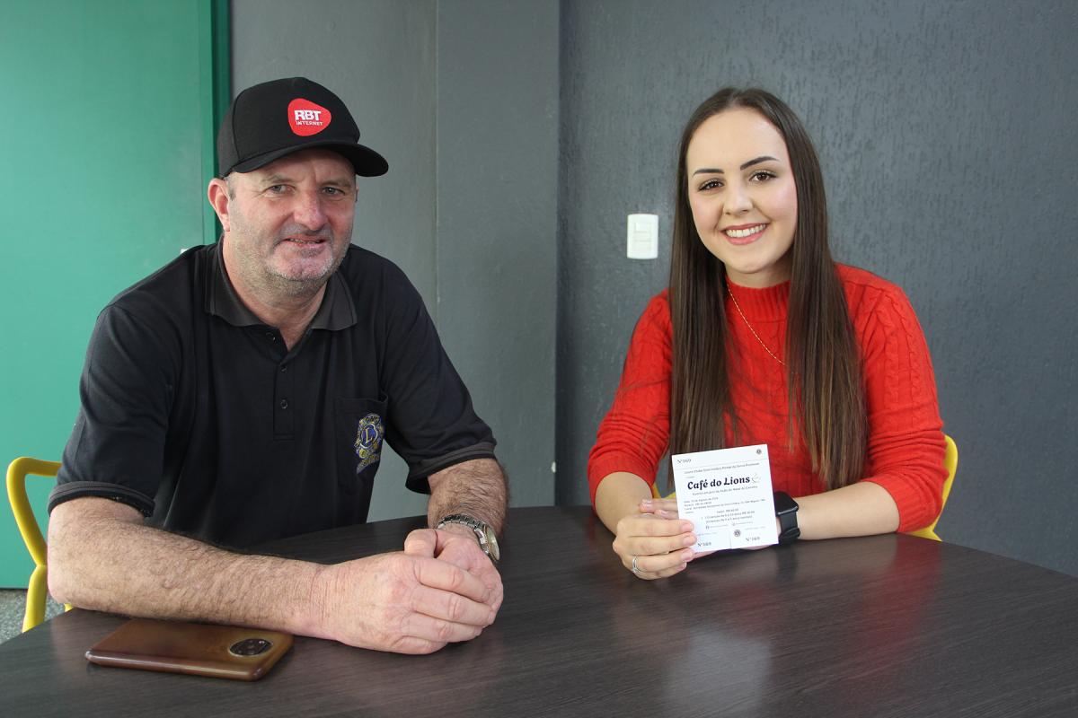 Presidente Volmir e secretária Laís estiveram no JDI