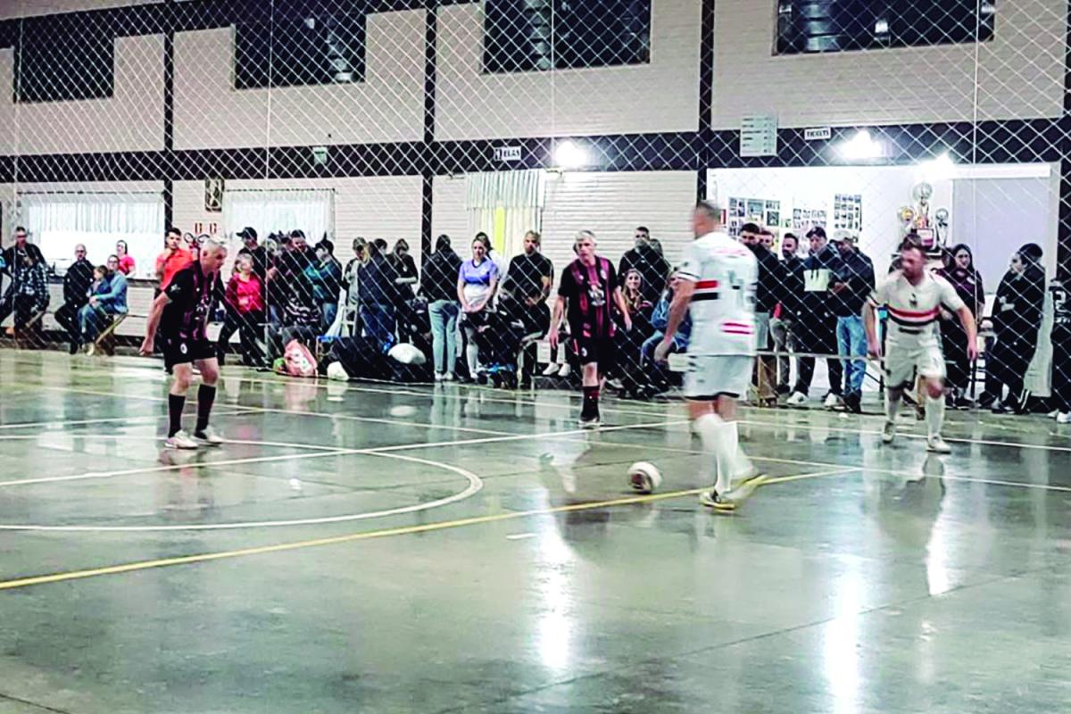 Jogos aconteceram na quadra de Franckenthal (Foto: Divulgação / Desporto)