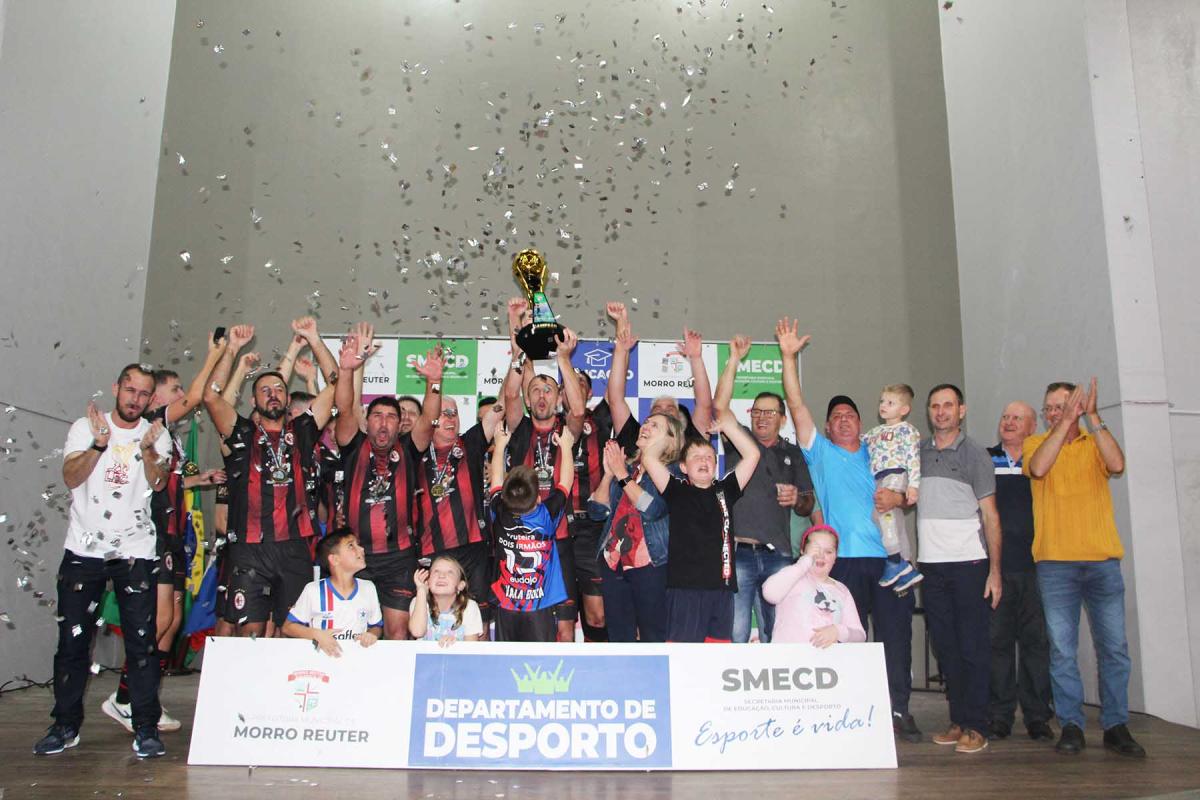 Milan é o atual campeão da 1ª Divisão Milan é o atual campeão da 1ª Divisão
