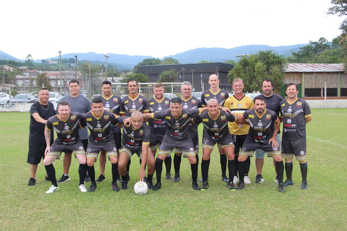 Amigos da Bola goleou no Veterano