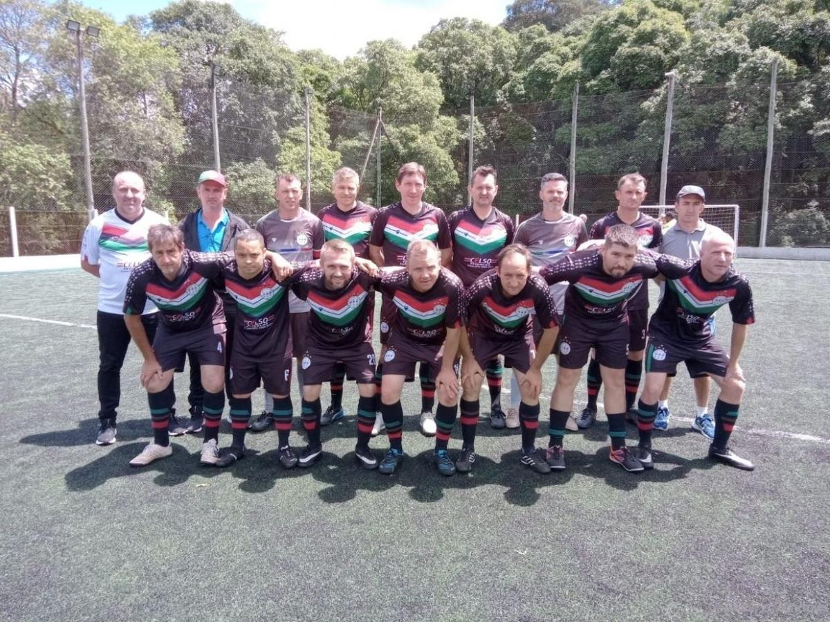 Unidos da Vila fez 3 a 0 no Hooligans (Foto: Departamento de Desporto)