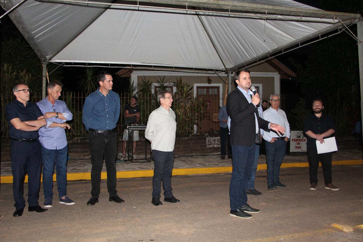 “É uma obra importante pela solução que ela traz para a nossa gente”, disse prefeito Jerri “É uma obra importante pela solução que ela traz para a nossa gente”, disse prefeito Jerri
