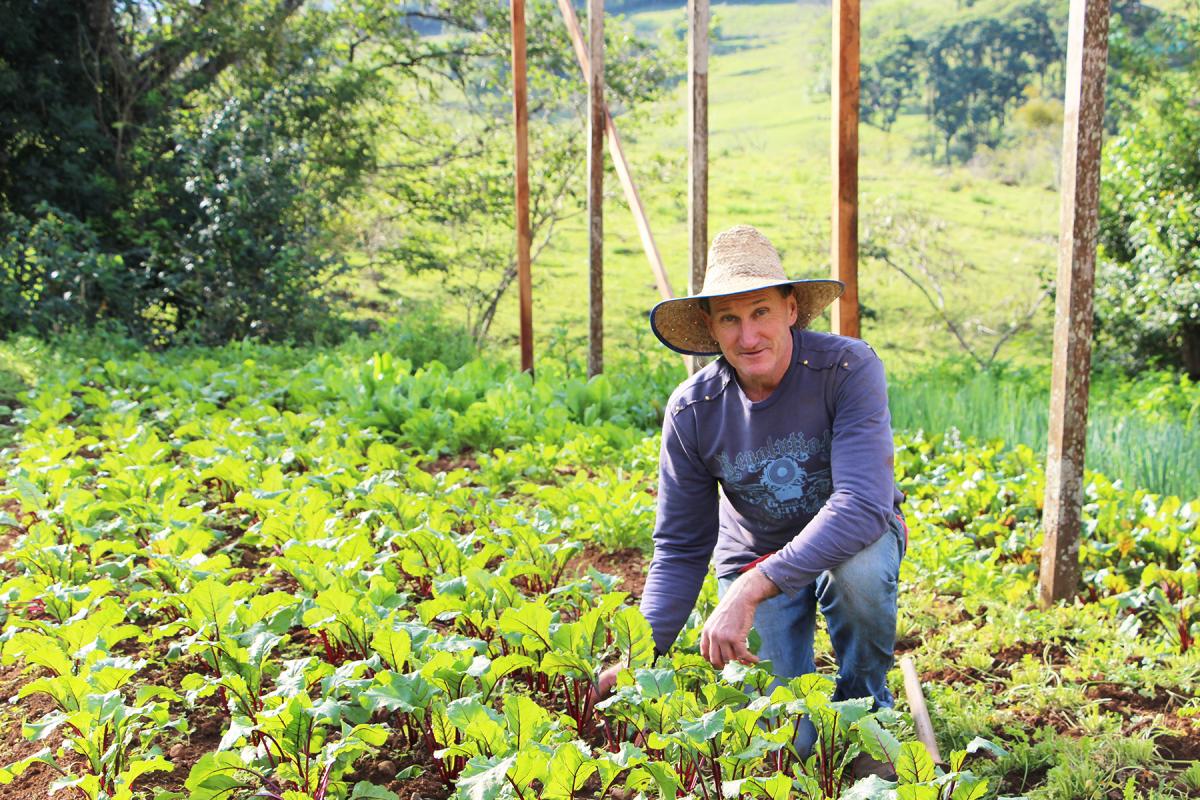 Alcindo tem 55 anos e sempre trabalhou como agricultor