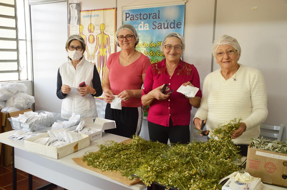 Voluntárias Eloir Fiorentini, Ieda Maria Ramisch, Maria Zimmer Görgen e Edi Käfer Gomes