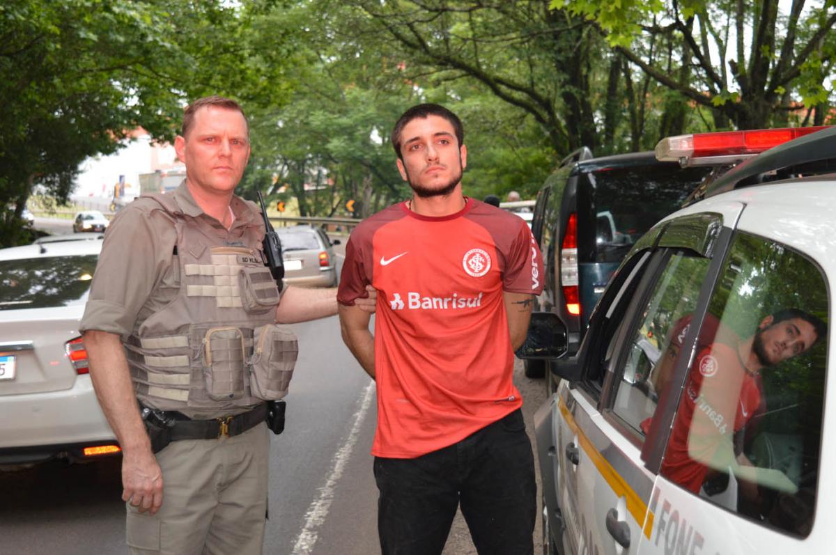Arthur de Oliveira Ribeiro, de 22 anos Arthur de Oliveira Ribeiro, de 22 anos