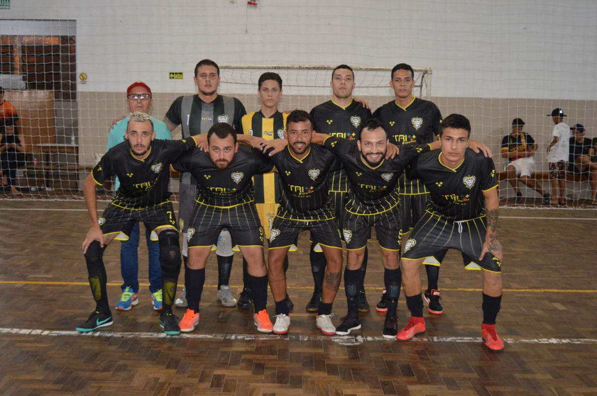 Street Boys joga contra o Peñarol