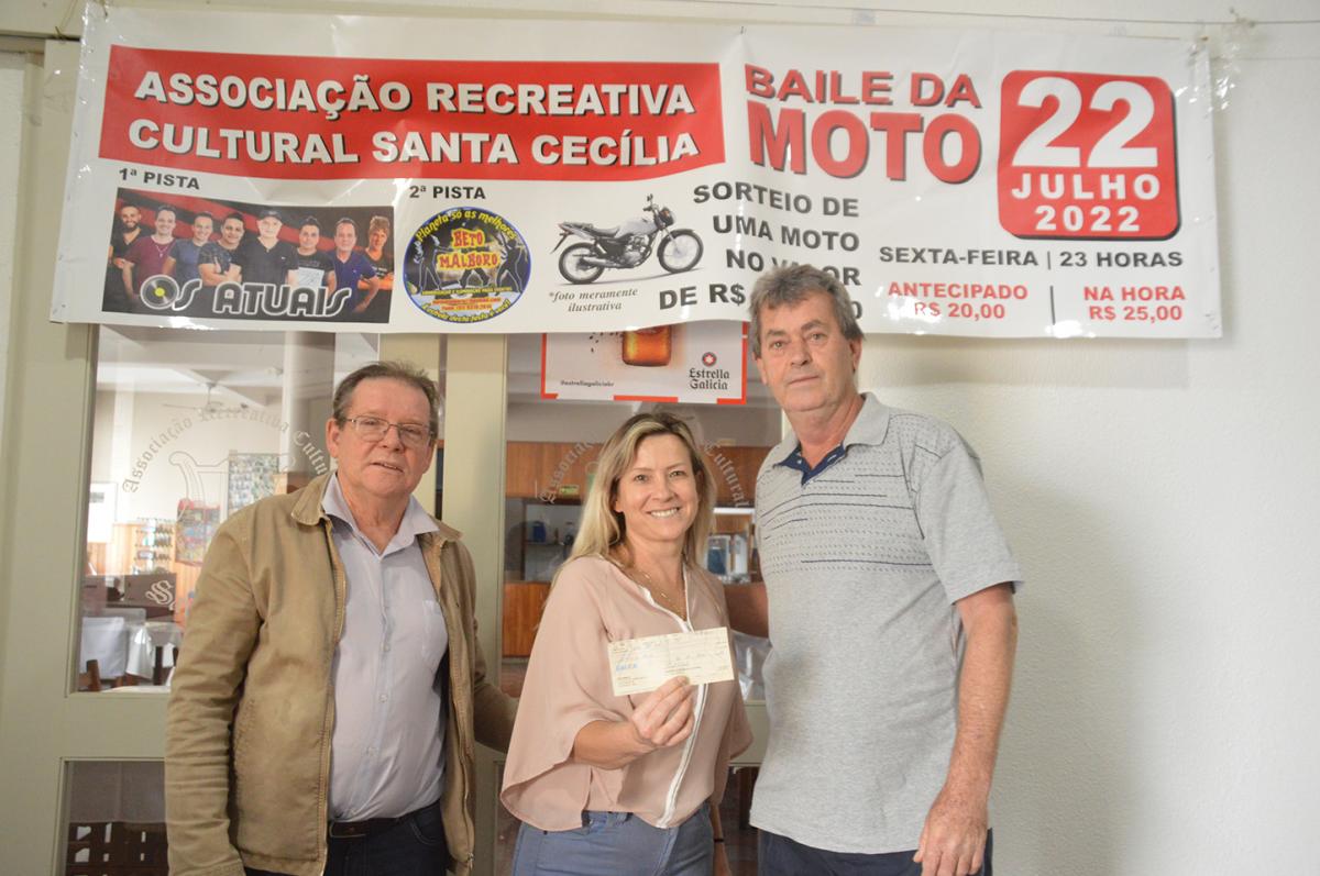 Na entrega do prêmio: Alceo Vier, Carmelita Facin e Protásio Kuhn