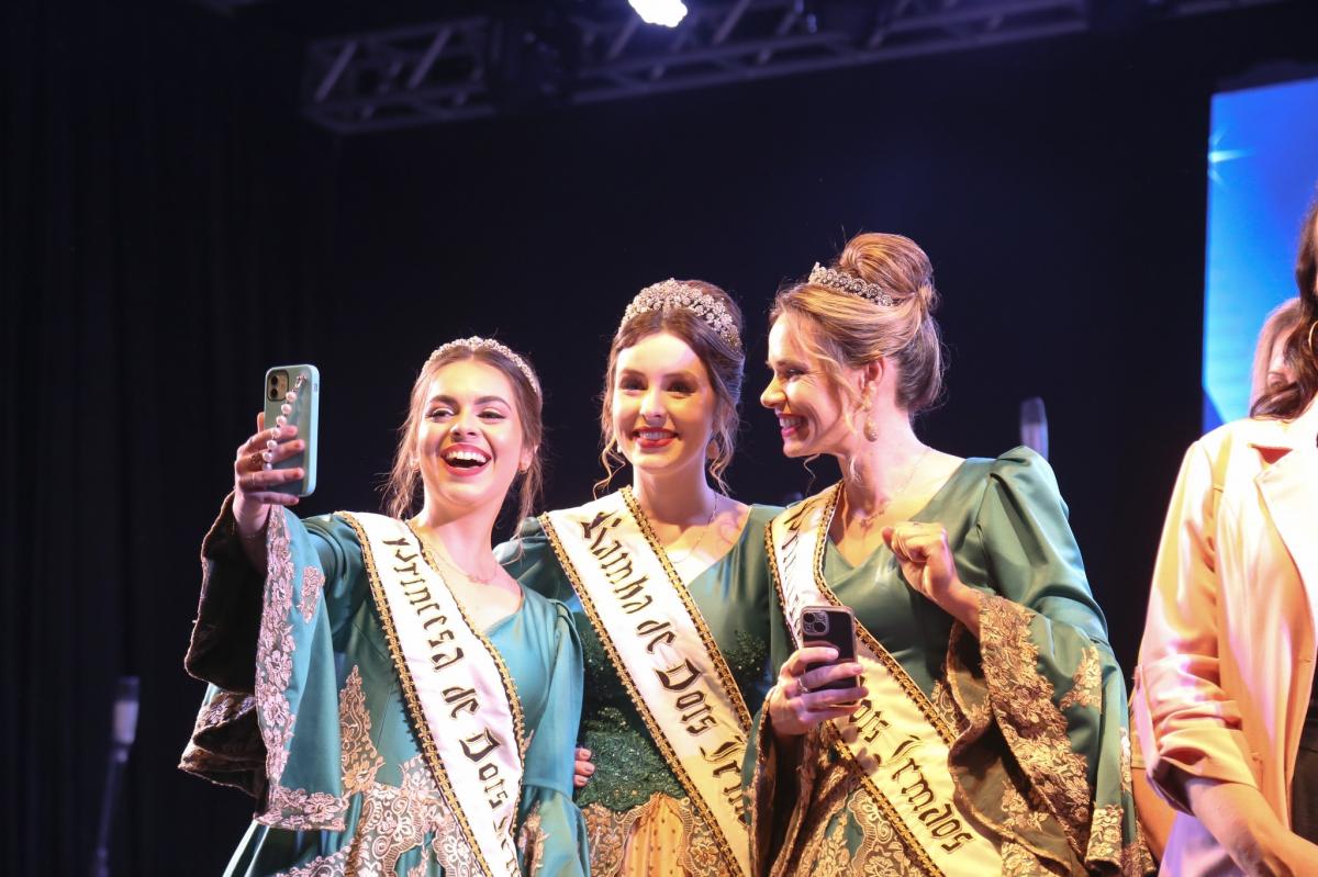 Betina, Tainara e Djenifer brilharam como Soberanas
