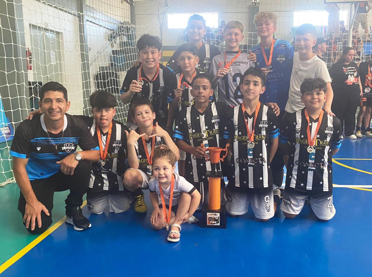 Sub-12 ficou vice-campeão (Fotos: Divulgação) Sub-12 ficou vice-campeão (Fotos: Divulgação)