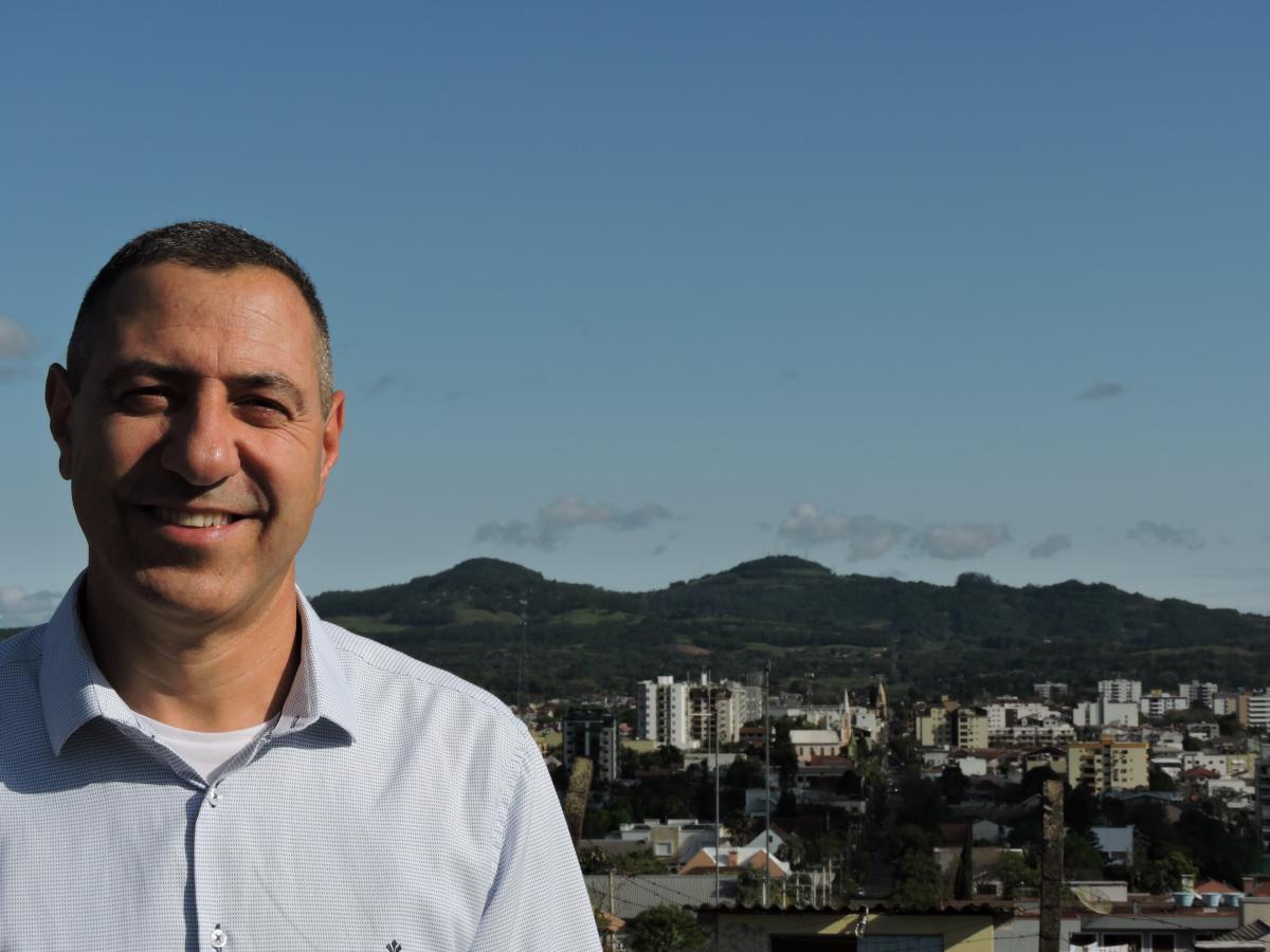 Ele foi o quarto mais votado na eleição para vereador Ele foi o quarto mais votado na eleição para vereador