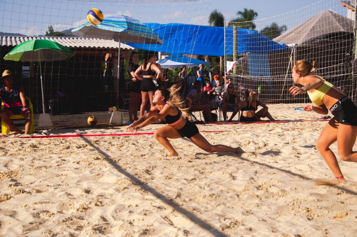 Torneio contou com jogos masculinos e femininos Torneio contou com jogos masculinos e femininos