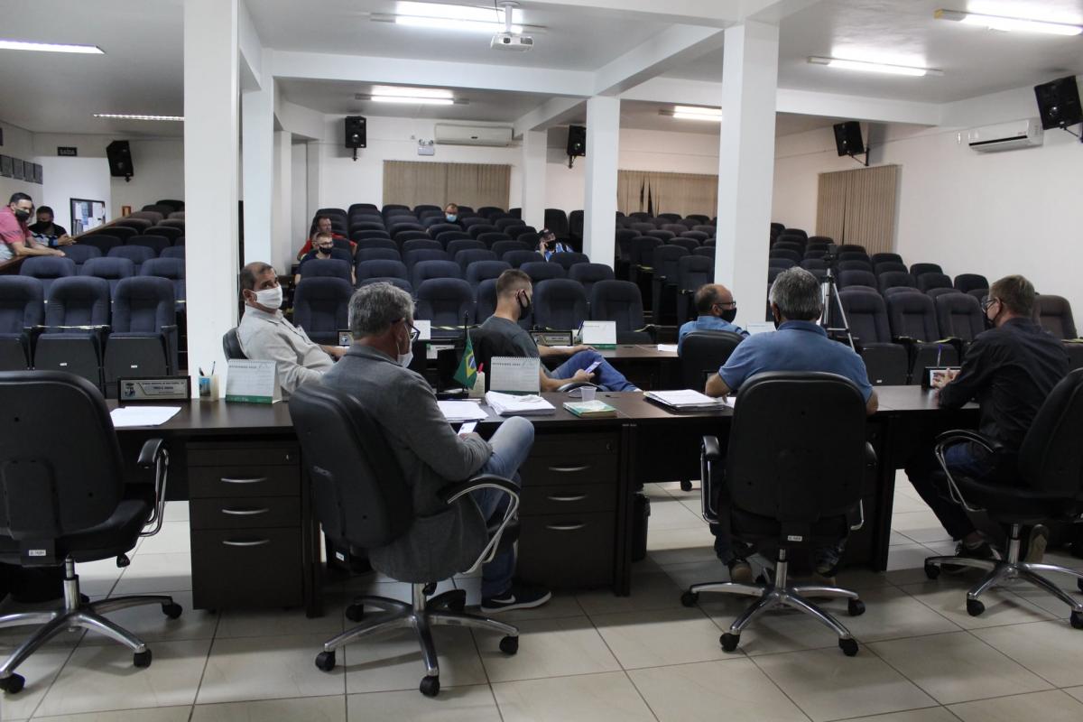 Sessão de segunda-feira teve pouco público (Foto: Divulgação / Câmara)