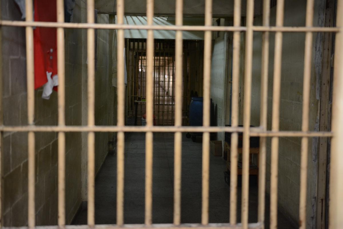 Ex-detento fala sobre sua experiência dividindo cela de 7,5m² com outros 5 presos, em Montenegro Ex-detento fala sobre sua experiência dividindo cela de 7,5m² com outros 5 presos, em Montenegro