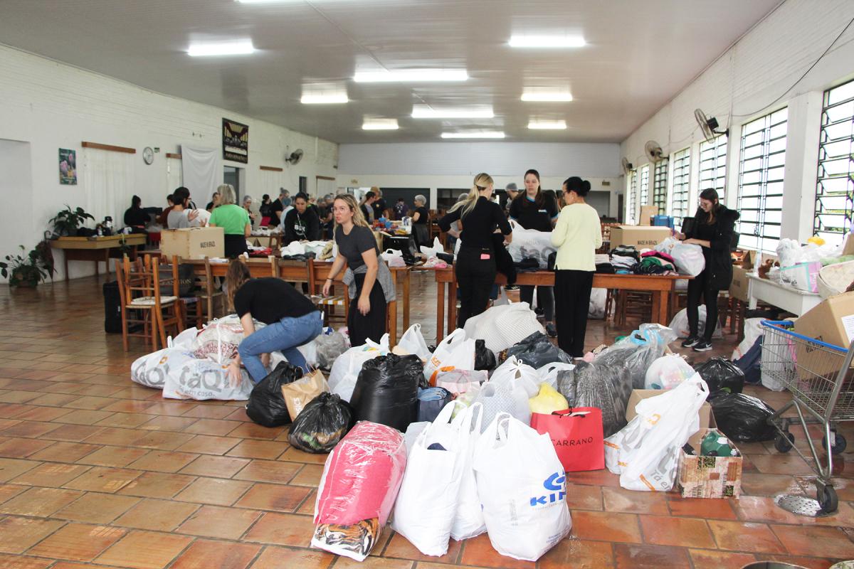 Em Dois Irmãos, doações foram concentradas no Centro Evangélico