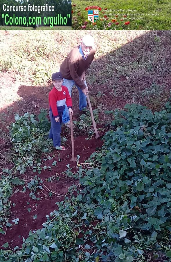“Adoro ir trabalhar na roça com o meu avô”. (Walachai)