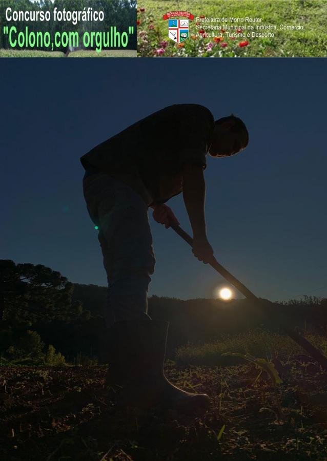 “Do amanhecer ao anoitecer, trabalhando para sobreviver”. (Linha Cristo Rei)
