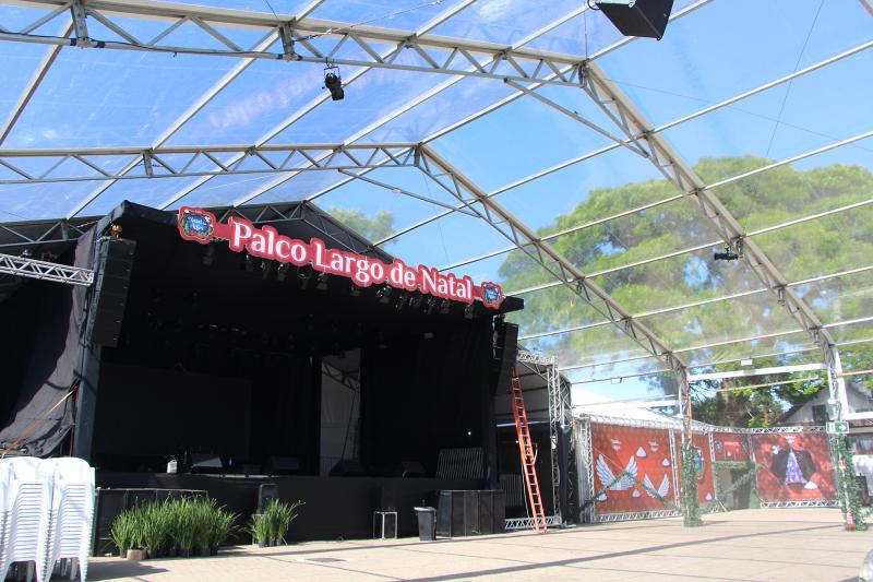 Largo de Natal está pronto para receber artistas e público