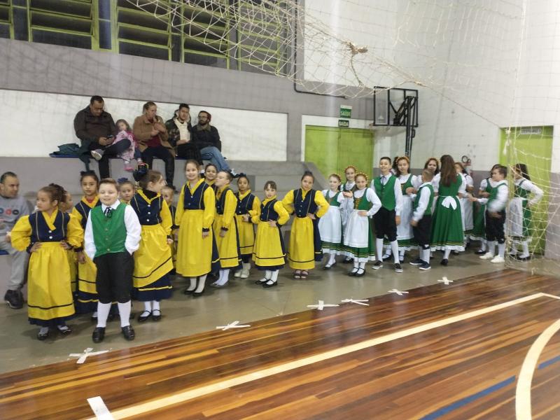 Grupo de dança alemã fez uma linda apresentação 