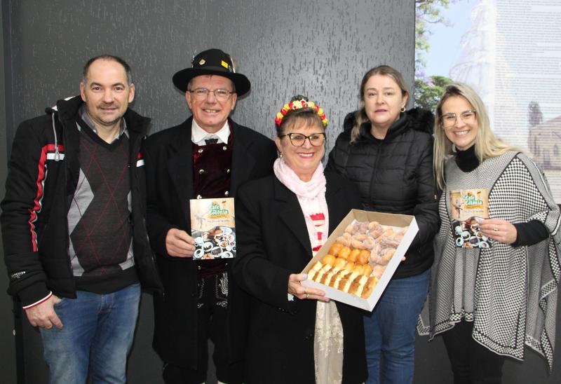 Comitiva visitou o JDI e presenteou a equipe com um delicioso café da manhã