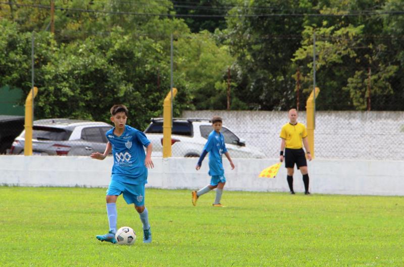 Dois-irmonense Valenthin joga na categoria Sub-12 do Novo Hamburgo